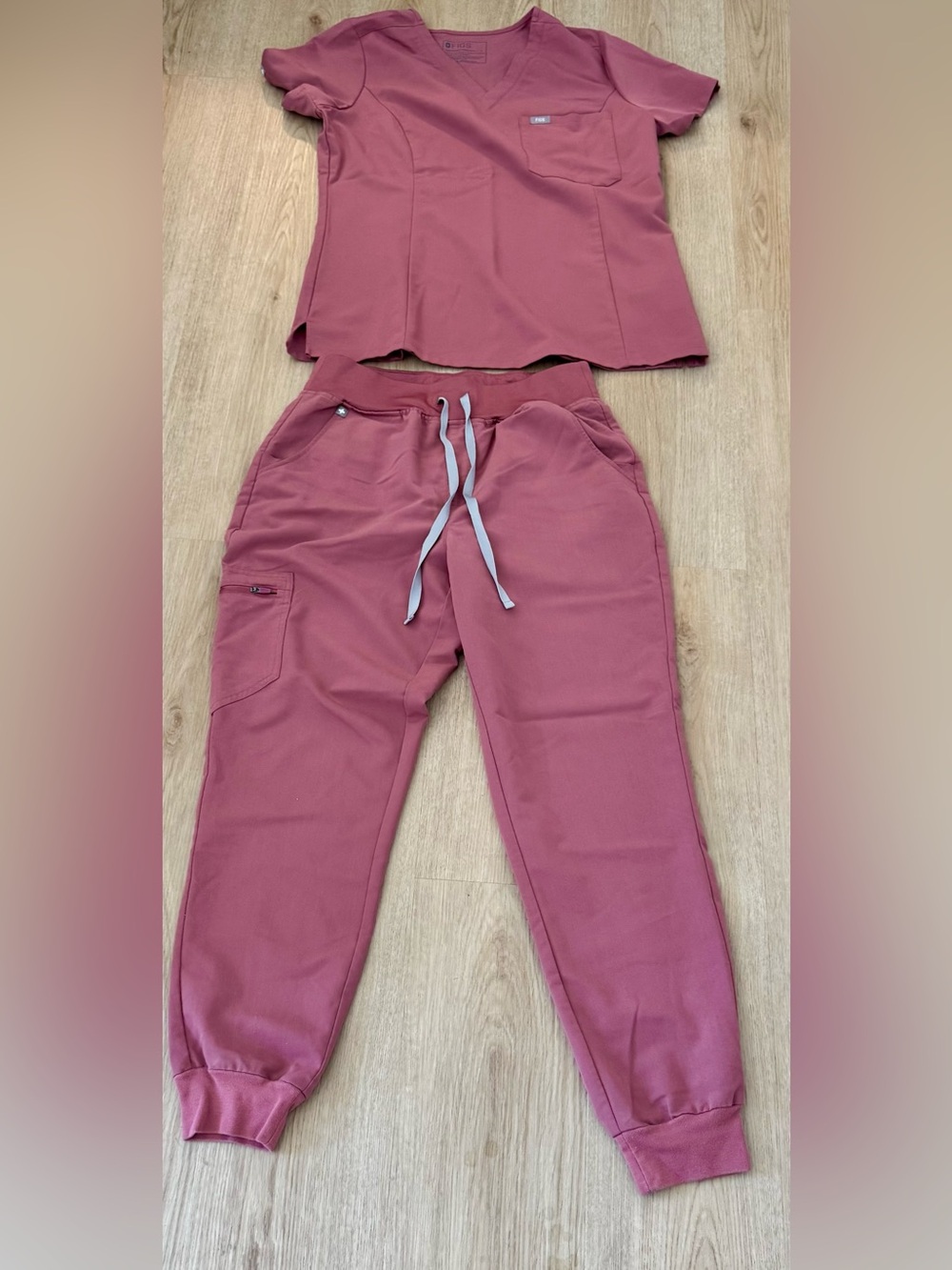 Figs in Berry Spice. Zambora joggers med and Catrina top lrg Worn once!